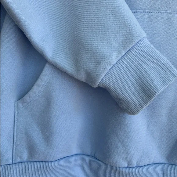 ALO Yoga Accolade Relaxed Hoodie in Seashell Blue - Picture 3 of 7